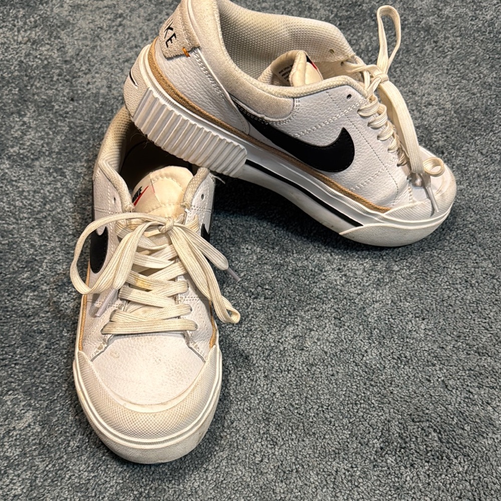 Nike Women's White and Black Sneakers